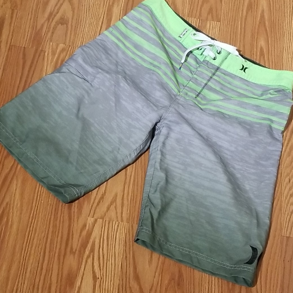 Hurley broad shorts 30